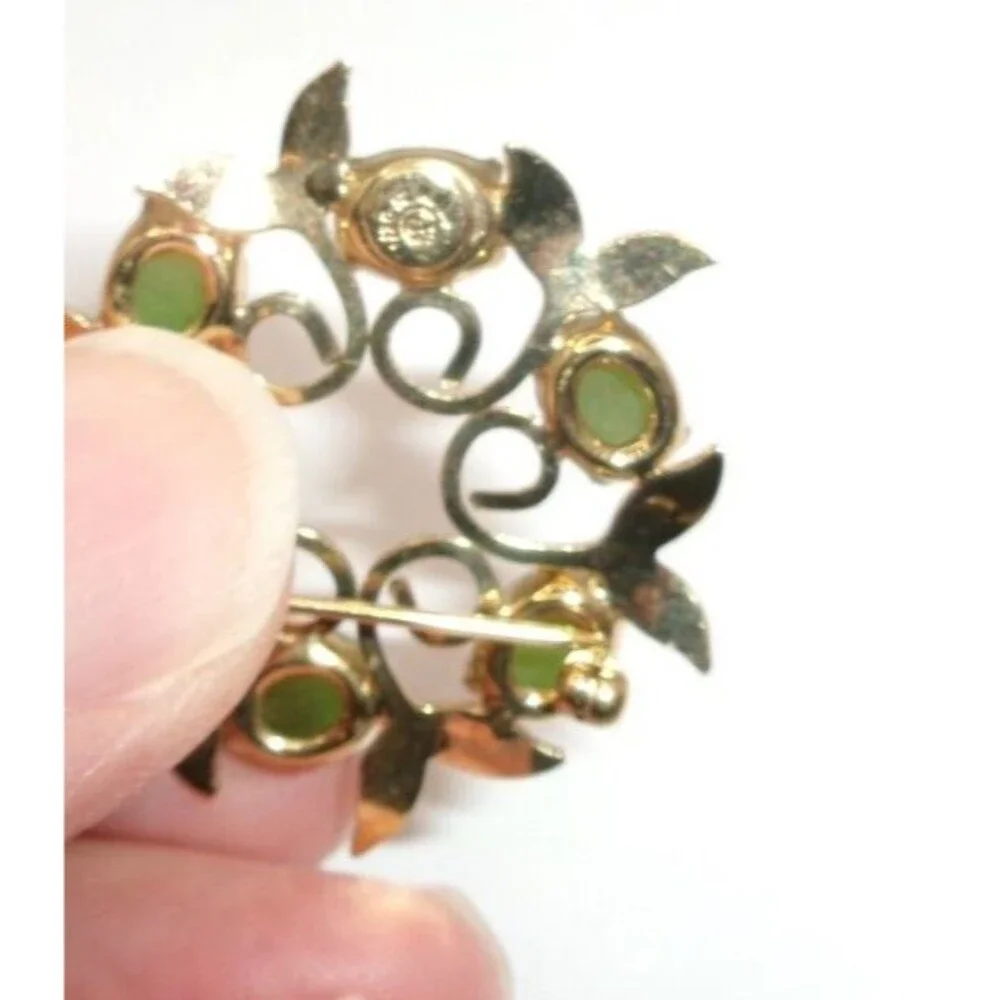Green Gemstone Circle Pin Brooch w/ Leaves 12K Gold Filled Signed CC? 1.25 inch